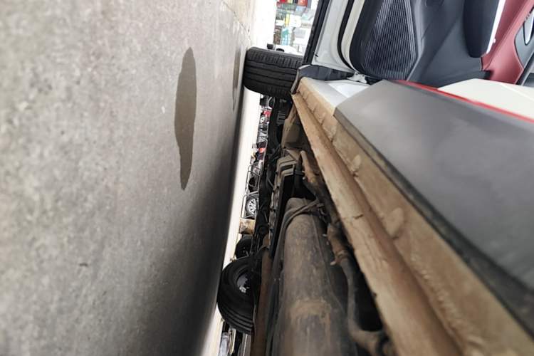 Used CHANGAN CS75 PLUS 2022 2nd Generation 1.5T Automatic Luxury Version Left Side Sill