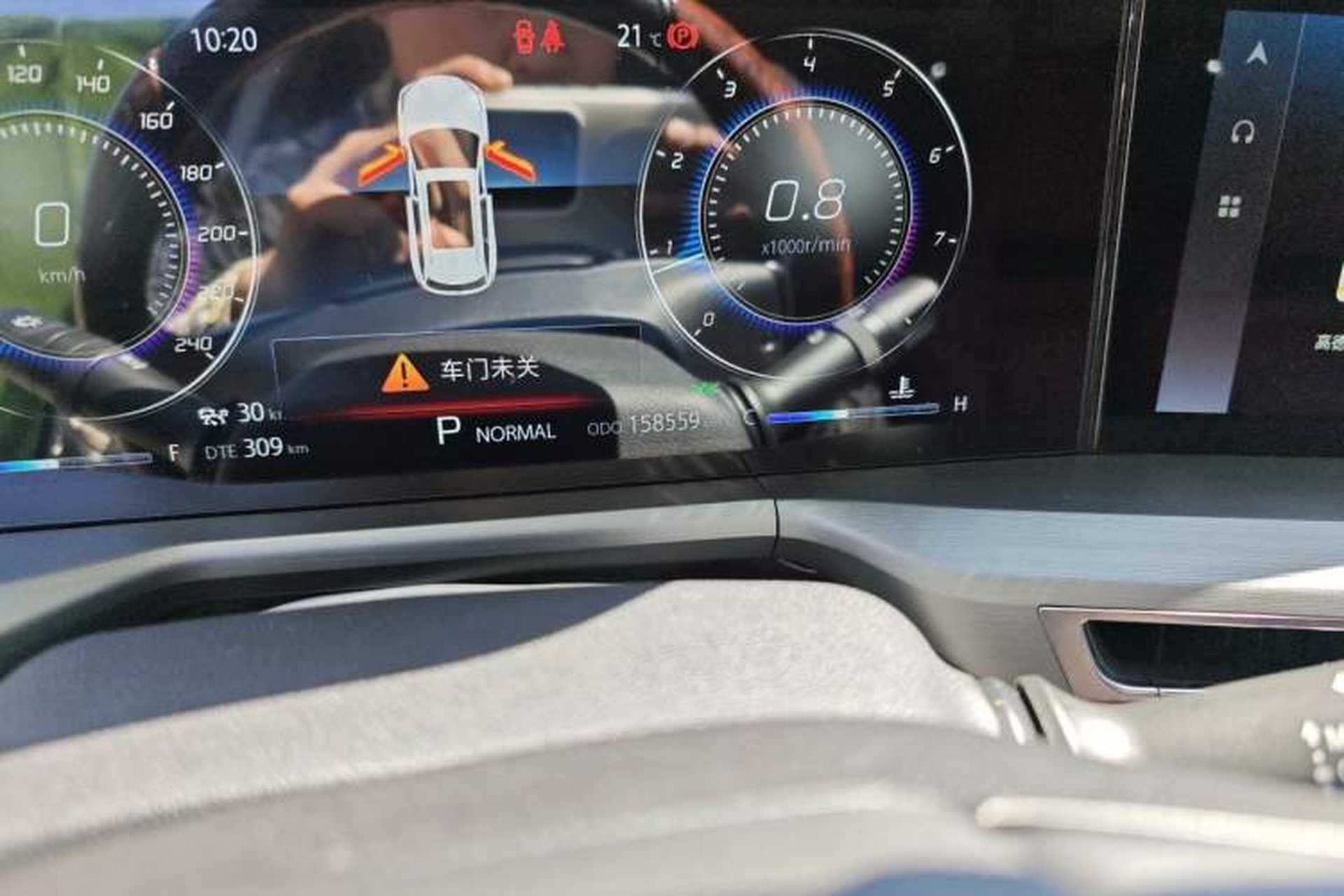 Used CHANGAN CS75 PLUS 2022 2.0T Automatic Flagship Edition Odometer Close Up