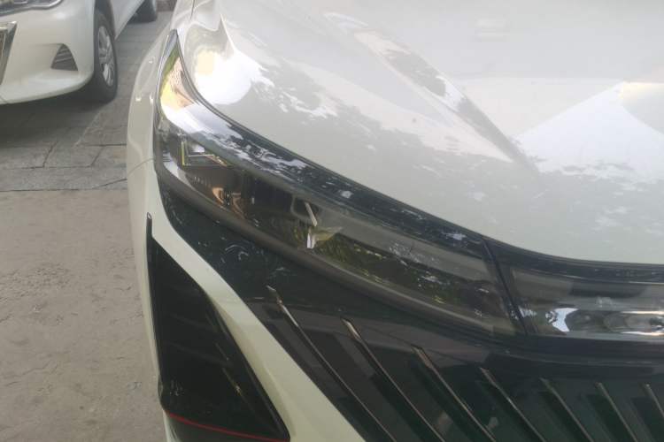 Used CHANGAN CS75 PLUS 2022 2nd Generation 1.5T Automatic Prestige Version Right Front Headlight