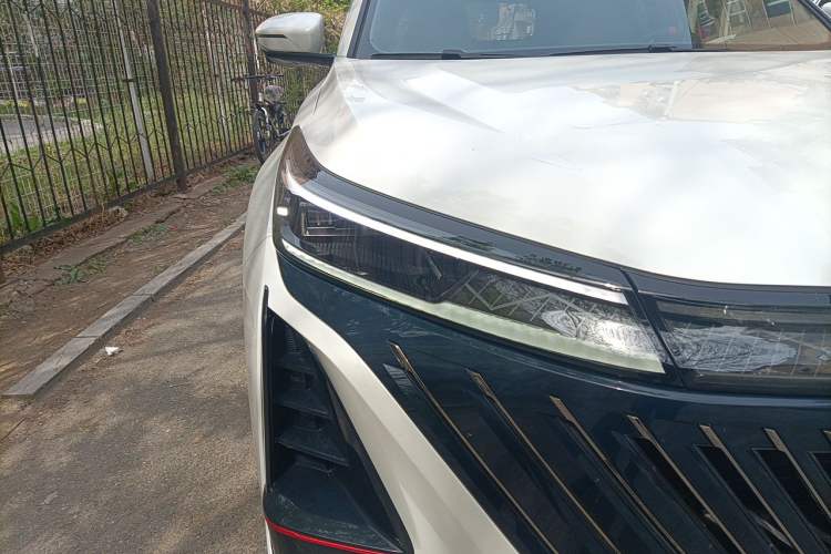 Used CHANGAN CS75 PLUS 2022 2nd Generation 1.5T Automatic Pilot Version Right Front Headlight