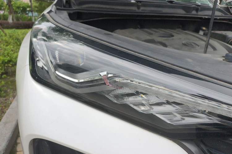 Used CHANGAN CS75 PLUS 2022 2nd Generation 1.5T Automatic Luxury Version Right Front Headlight