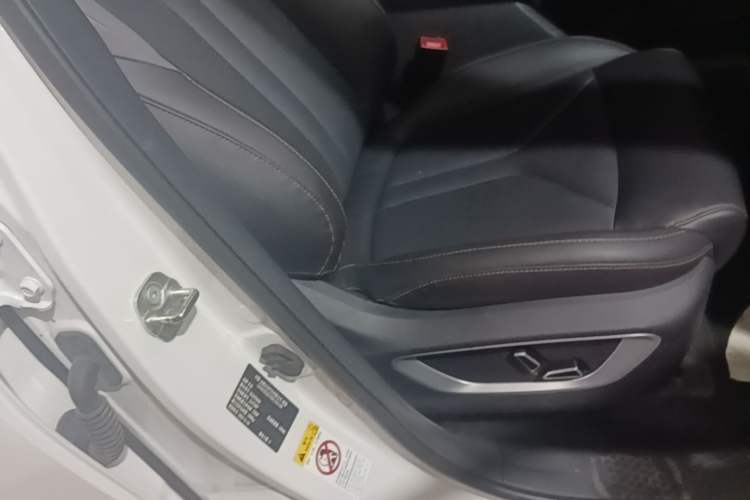 Used CHANGAN CS75 PLUS 2022 2nd Generation 1.5T Automatic Prestige Version Right Front Seat