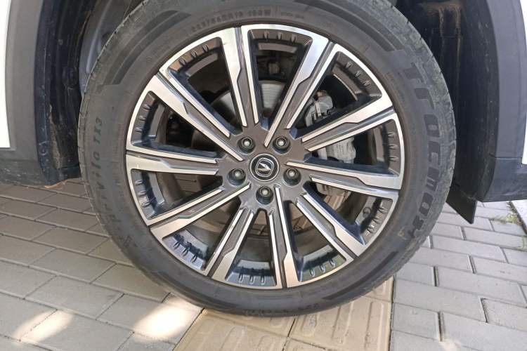 Used CHANGAN CS75 PLUS 2022 2nd Generation 2.0T Automatic Flagship Version Right Front Wheel Hub