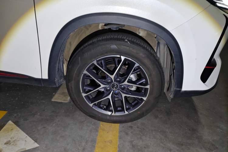 Used CHANGAN CS75 PLUS 2022 2nd Generation 1.5T Automatic Prestige Version Right Front Wheel Hub