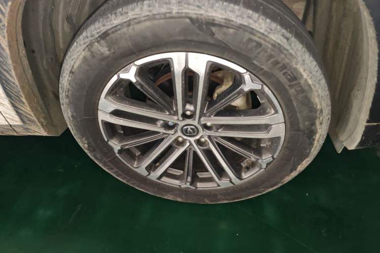 Used CHANGAN CS75 PLUS 2022 1.5T Automatic Luxury Model Right Front Wheel Hub
