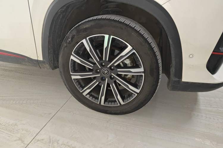 Used CHANGAN CS75 PLUS 2022 2.0T Automatic Flagship Edition Right Front Wheel Hub