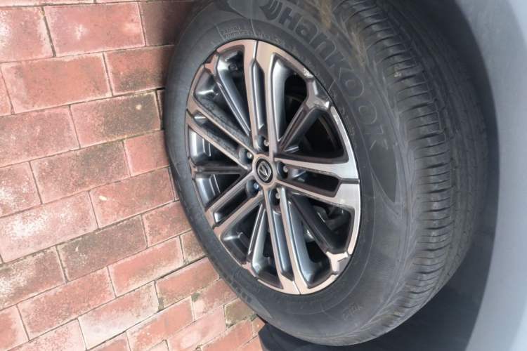 Used CHANGAN CS75 PLUS 2022 1.5T Automatic Luxury Model Right Front Wheel Hub