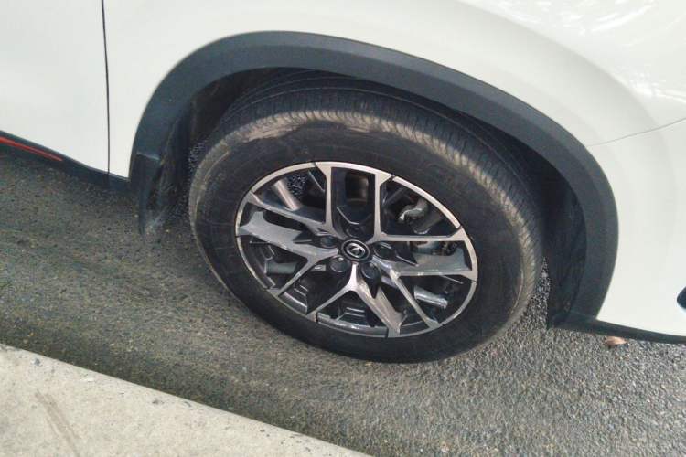 Used CHANGAN CS75 PLUS 2022 2nd Generation 1.5T Automatic Prestige Version Right Front Wheel Hub