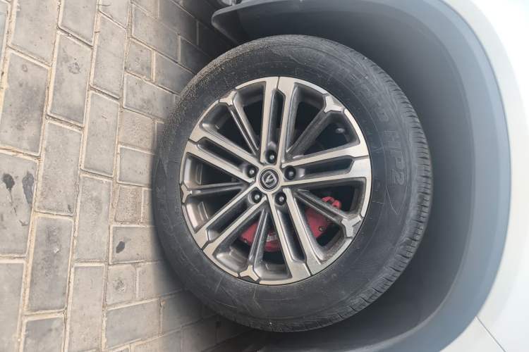 Used CHANGAN CS75 PLUS 2022 1.5T Automatic Prestige Model Right Front Wheel Hub