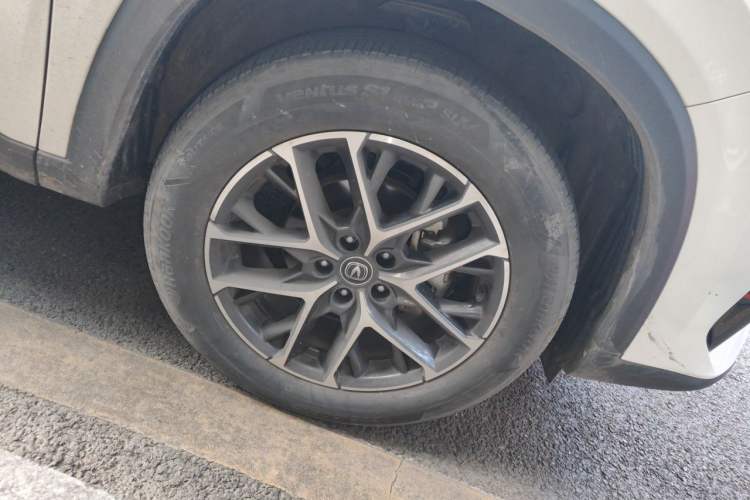 Used CHANGAN CS75 PLUS 2022 2nd Generation 1.5T Automatic Prestige Version Right Front Wheel Hub