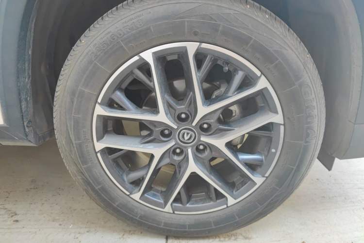 Used CHANGAN CS75 PLUS 2022 Classic Edition 1.5T Automatic Pioneer Model Right Front Wheel Hub