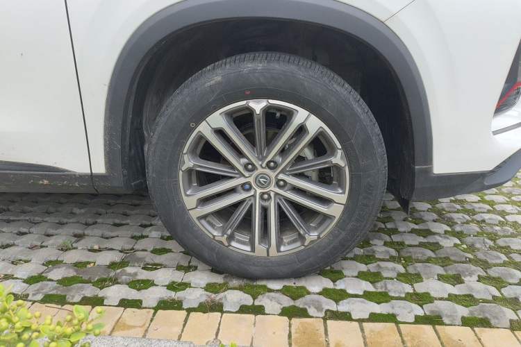Used CHANGAN CS75 PLUS 2022 2nd Generation 1.5T Automatic Luxury Version Right Front Wheel Hub