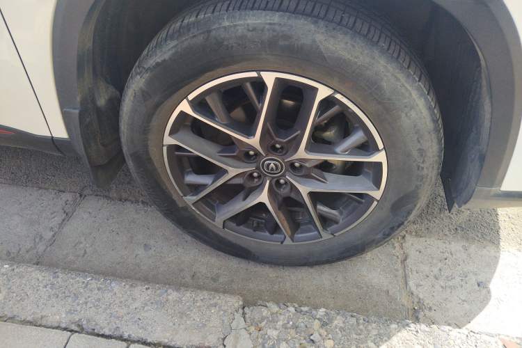 Used CHANGAN CS75 PLUS 2022 2nd Generation 1.5T Automatic Prestige Version Right Front Wheel Hub