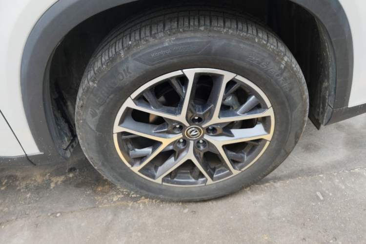 Used CHANGAN CS75 PLUS 2022 2nd Generation 1.5T Automatic Prestige Version Right Front Wheel Hub