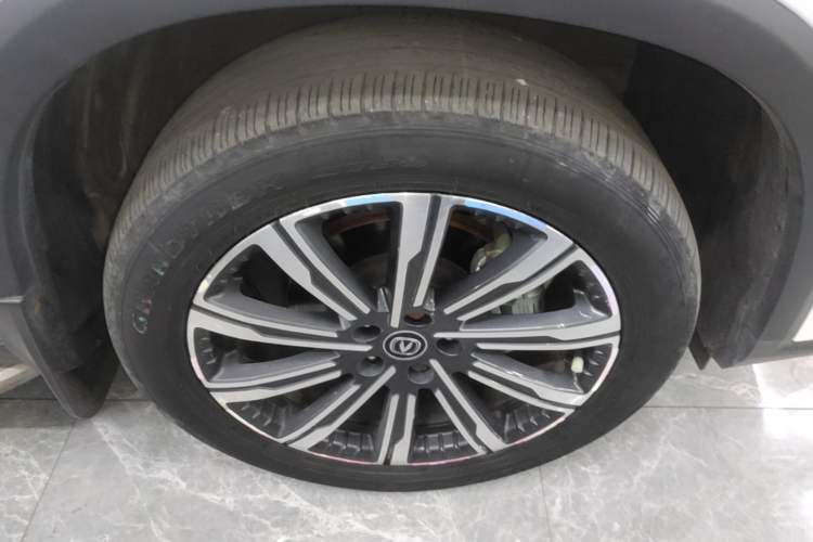Used CHANGAN CS75 PLUS 2022 Second-Generation 2.0T Automatic Prestige Model Right Front Wheel Hub