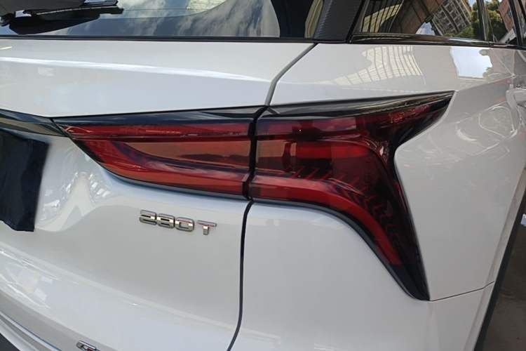 Used CHANGAN CS75 PLUS 2022 Classic Edition 1.5T Automatic Pioneer Model Right Rear Taillight