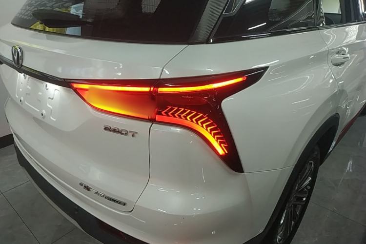 Used CHANGAN CS75 PLUS 2022 1.5T Automatic Luxury Model Right Rear Taillight