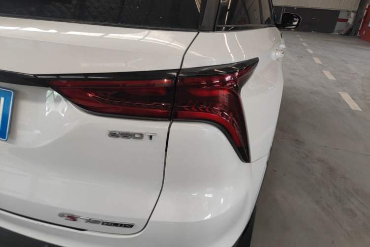 Used CHANGAN CS75 PLUS 2022 Classic Edition 1.5T Automatic Pioneer Model Right Rear Taillight