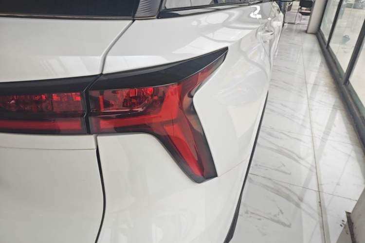 Used CHANGAN CS75 PLUS 2022 2nd Generation 2.0T Automatic Flagship Version Right Rear Taillight