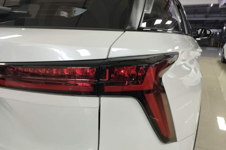 Used CHANGAN CS75 PLUS 2022 2nd Generation 1.5T Automatic Luxury Edition Right Rear Taillight