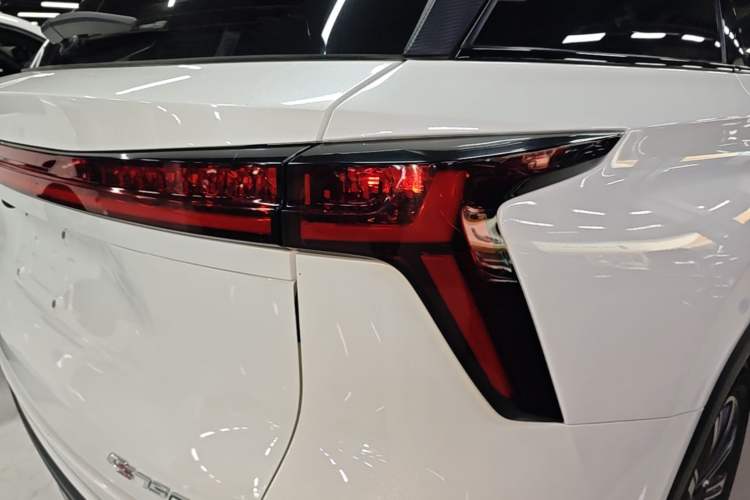 Used CHANGAN CS75 PLUS 2022 Second-Generation 2.0T Automatic Prestige Model Right Rear Taillight