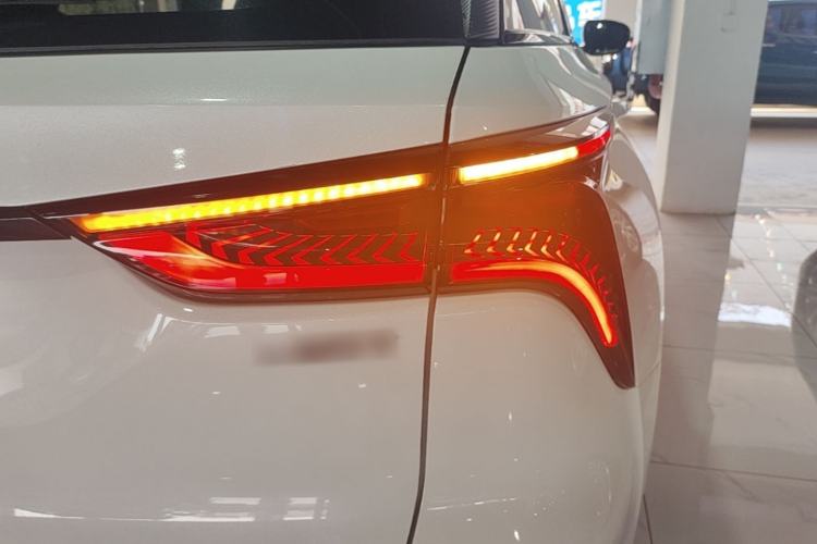 Used CHANGAN CS75 PLUS 2022 Classic Edition 1.5T Automatic Pioneer Model Right Rear Taillight