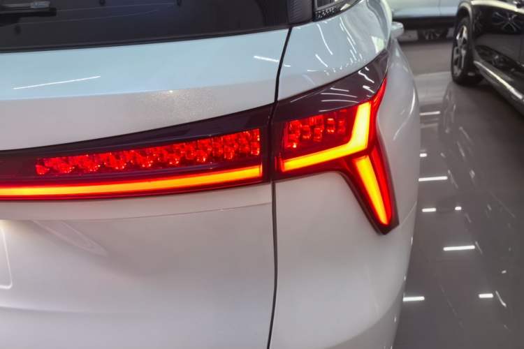 Used CHANGAN CS75 PLUS 2022 2nd Generation 1.5T Automatic Prestige Version Right Rear Taillight