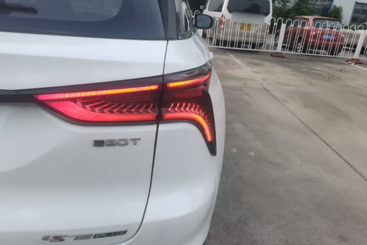 Used CHANGAN CS75 PLUS 2022 1.5T Automatic Luxury Model Right Rear Taillight