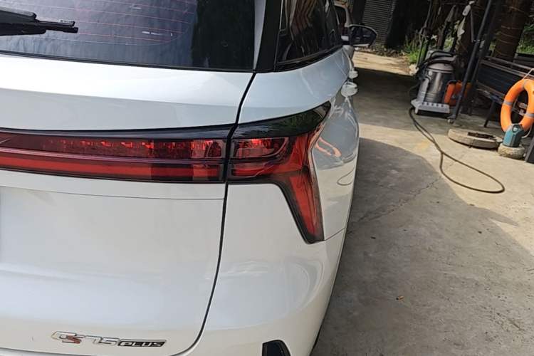 Used CHANGAN CS75 PLUS 2022 2nd Generation 1.5T Automatic Prestige Version Right Rear Taillight