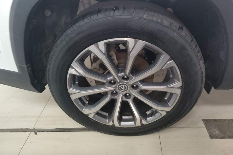 Used CHANGAN CS75 PLUS 2022 2.0T Automatic Flagship Edition Right Rear Wheel Hub