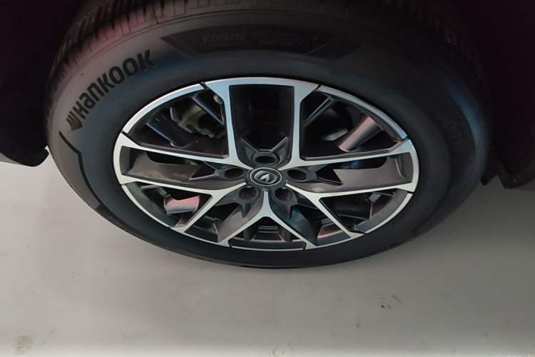 Used CHANGAN CS75 PLUS 2022 2nd Generation 1.5T Automatic Prestige Version Right Rear Wheel Hub