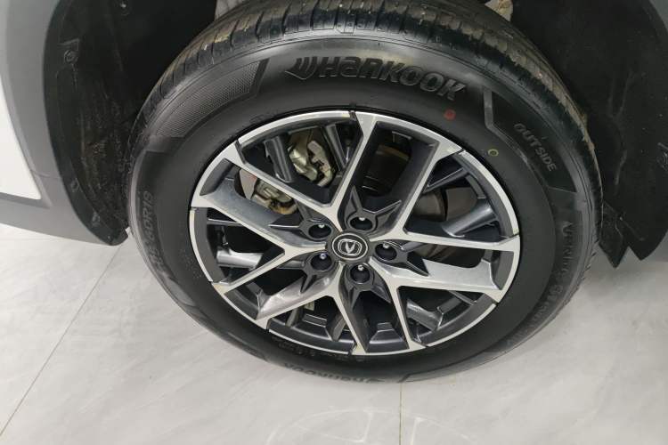 Used CHANGAN CS75 PLUS 2022 2nd Generation 1.5T Automatic Prestige Version Right Rear Wheel Hub