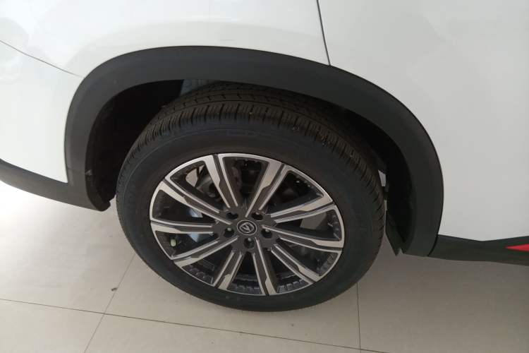 Used CHANGAN CS75 PLUS 2022 Second-Generation 2.0T Automatic Prestige Model Right Rear Wheel Hub