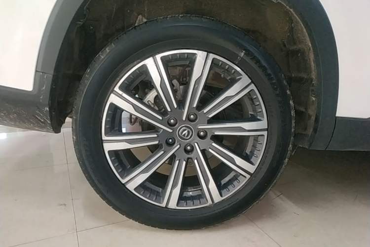 Used CHANGAN CS75 PLUS 2022 Second-Generation 2.0T Automatic Prestige Model Right Rear Wheel Hub