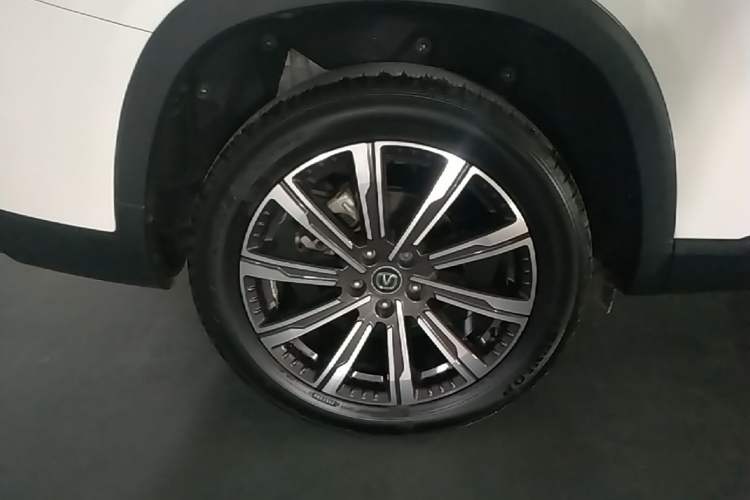 Used CHANGAN CS75 PLUS 2022 2nd Generation 1.5T Automatic Luxury Edition Right Rear Wheel Hub