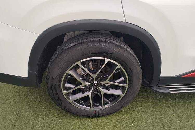 Used CHANGAN CS75 PLUS 2022 2nd Generation 1.5T Automatic Prestige Version Right Rear Wheel Hub