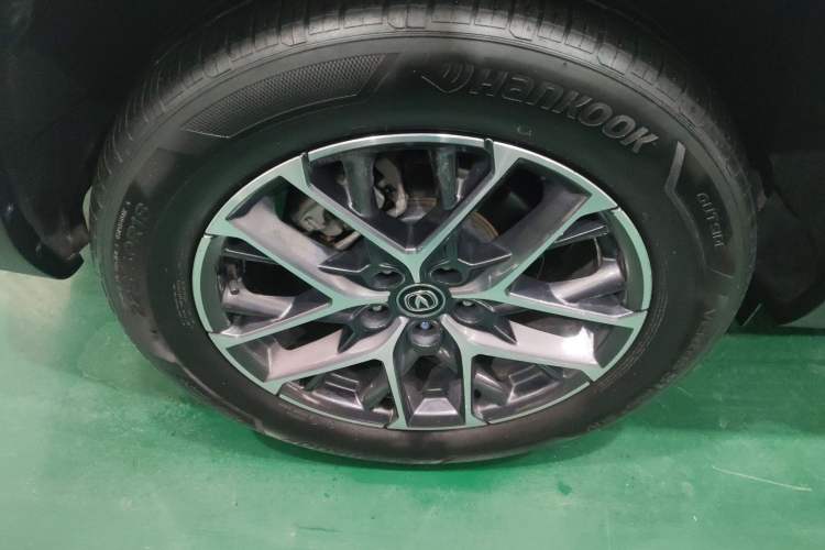Used CHANGAN CS75 PLUS 2022 2nd Generation 1.5T Automatic Prestige Version Right Rear Wheel Hub