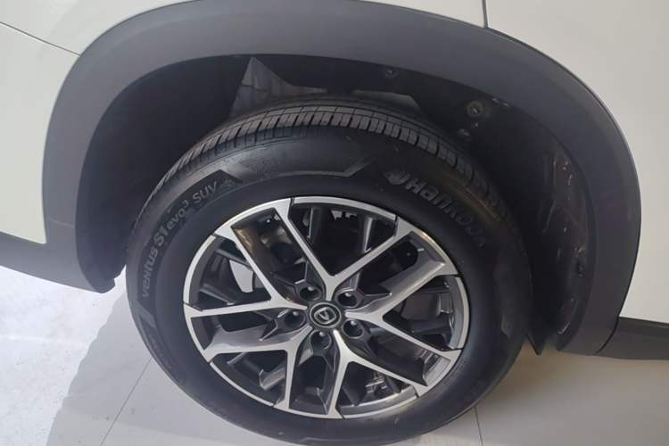 Used CHANGAN CS75 PLUS 2022 2nd Generation 1.5T Automatic Prestige Version Right Rear Wheel Hub