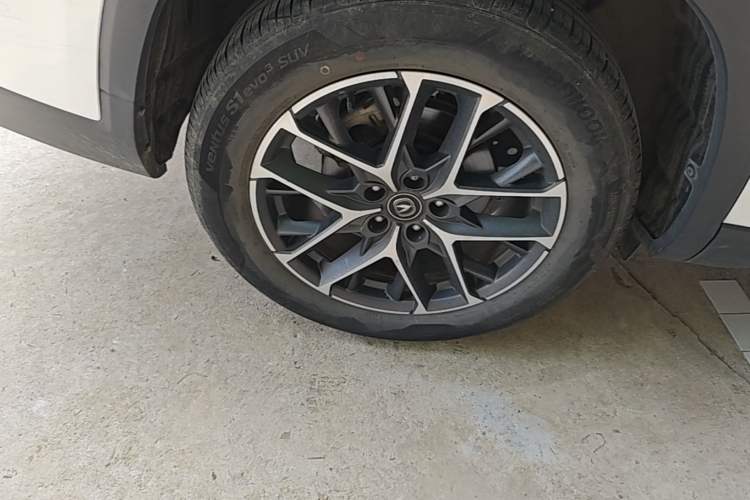 Used CHANGAN CS75 PLUS 2022 2nd Generation 1.5T Automatic Prestige Version Right Rear Wheel Hub