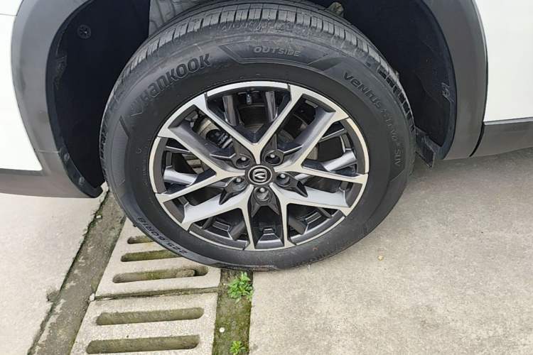 Used CHANGAN CS75 PLUS 2022 2nd Generation 1.5T Automatic Luxury Version Right Rear Wheel Hub