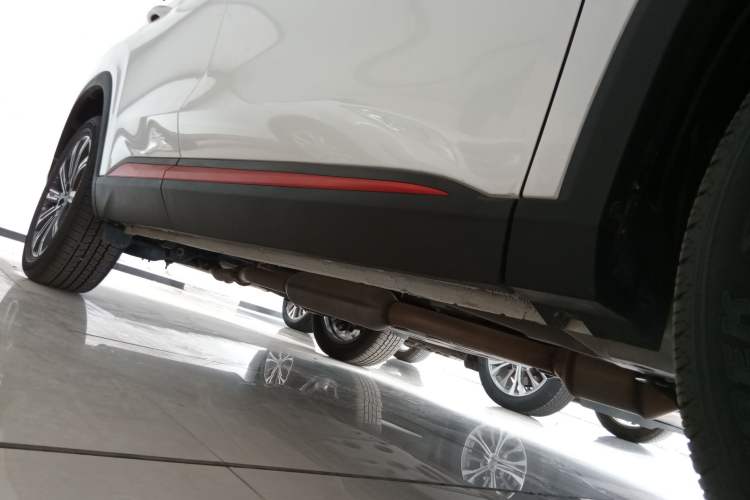 Used CHANGAN CS75 PLUS 2022 Second-Generation 2.0T Automatic Prestige Model Right Side Sill
