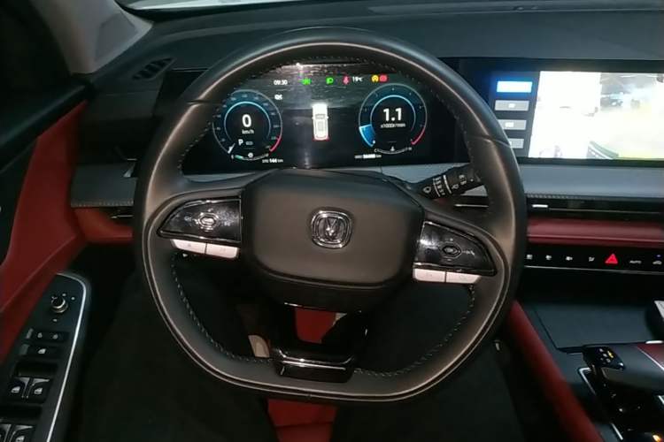 Used CHANGAN CS75 PLUS 2022 Second-Generation 2.0T Automatic Prestige Model Steering Wheel