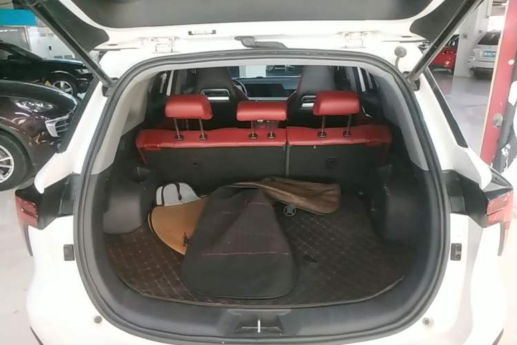Used CHANGAN CS75 PLUS 2022 Second-Generation 2.0T Automatic Prestige Model Trunk