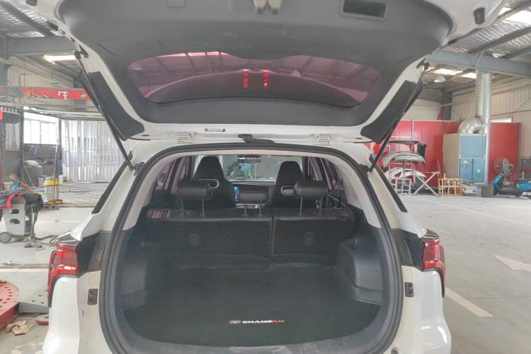 Used CHANGAN CS75 PLUS 2022 Classic Edition 1.5T Automatic Pioneer Model Trunk