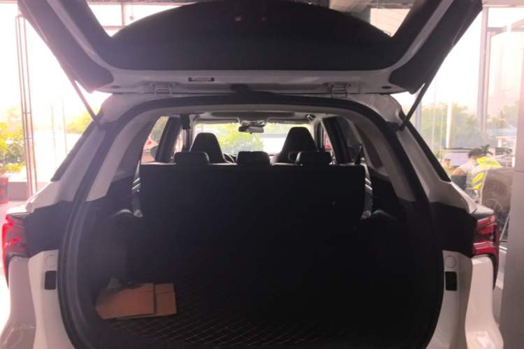 Used CHANGAN CS75 PLUS 2022 Classic Edition 1.5T Automatic Pioneer Model Trunk