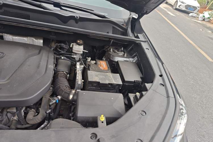 Used CHANGAN CS75 PLUS 2023 3rd Generation 1.5T Automatic Prestige Model Engine Bay Left
