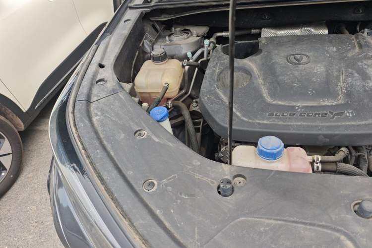 Used CHANGAN CS75 PLUS 2023 3rd Generation 1.5T Automatic Prestige Model Engine Bay Right