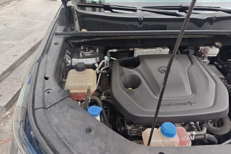 Used CHANGAN CS75 PLUS 2023 3rd Generation 1.5T Automatic Prestige Model Engine Bay Right