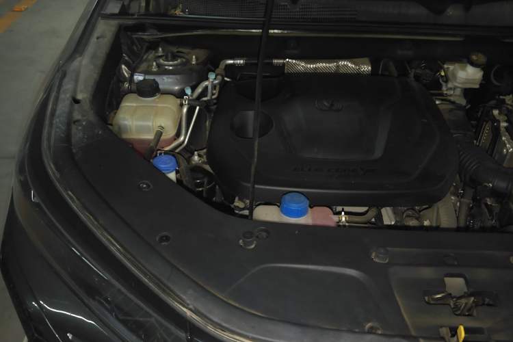Used CHANGAN CS75 PLUS 2023 3rd Generation 1.5T Automatic Prestige Model Engine Bay Right