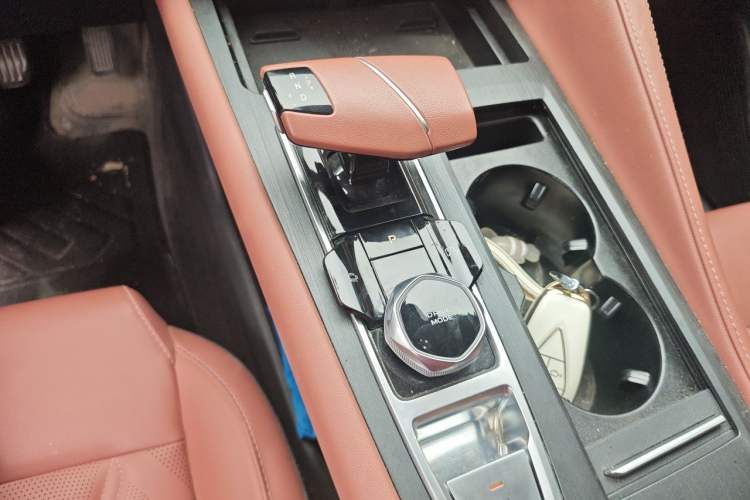 Used CHANGAN CS75 PLUS 2023 3rd Generation 1.5T Automatic Prestige Model Gear Lever